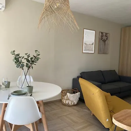 Apartment Saint Laurent Du Var Studio A 150 M De La Plage *