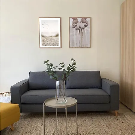 Apartment Saint Laurent Du Var Studio A 150 M De La Plage Saint-Laurent-du-Var