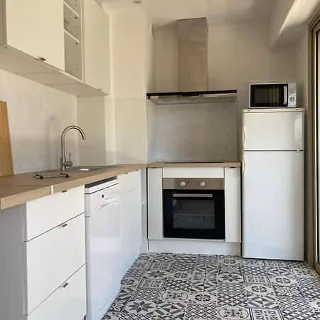 Apartment Saint Laurent Du Var Studio A 150 M De La Plage *